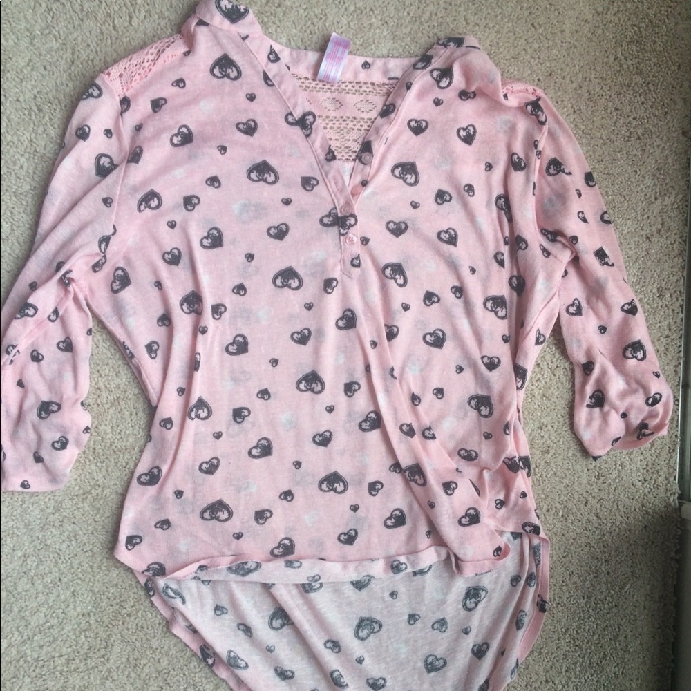 No Boundaries light pink w/ black hearts top